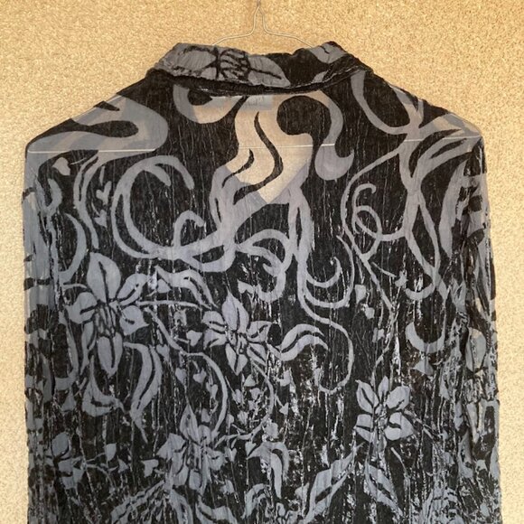 CHICOS | Black Floral Burnout Velvet Crinkle Button Down 3/4 Sleeve Blouse Top - Picture 10 of 15